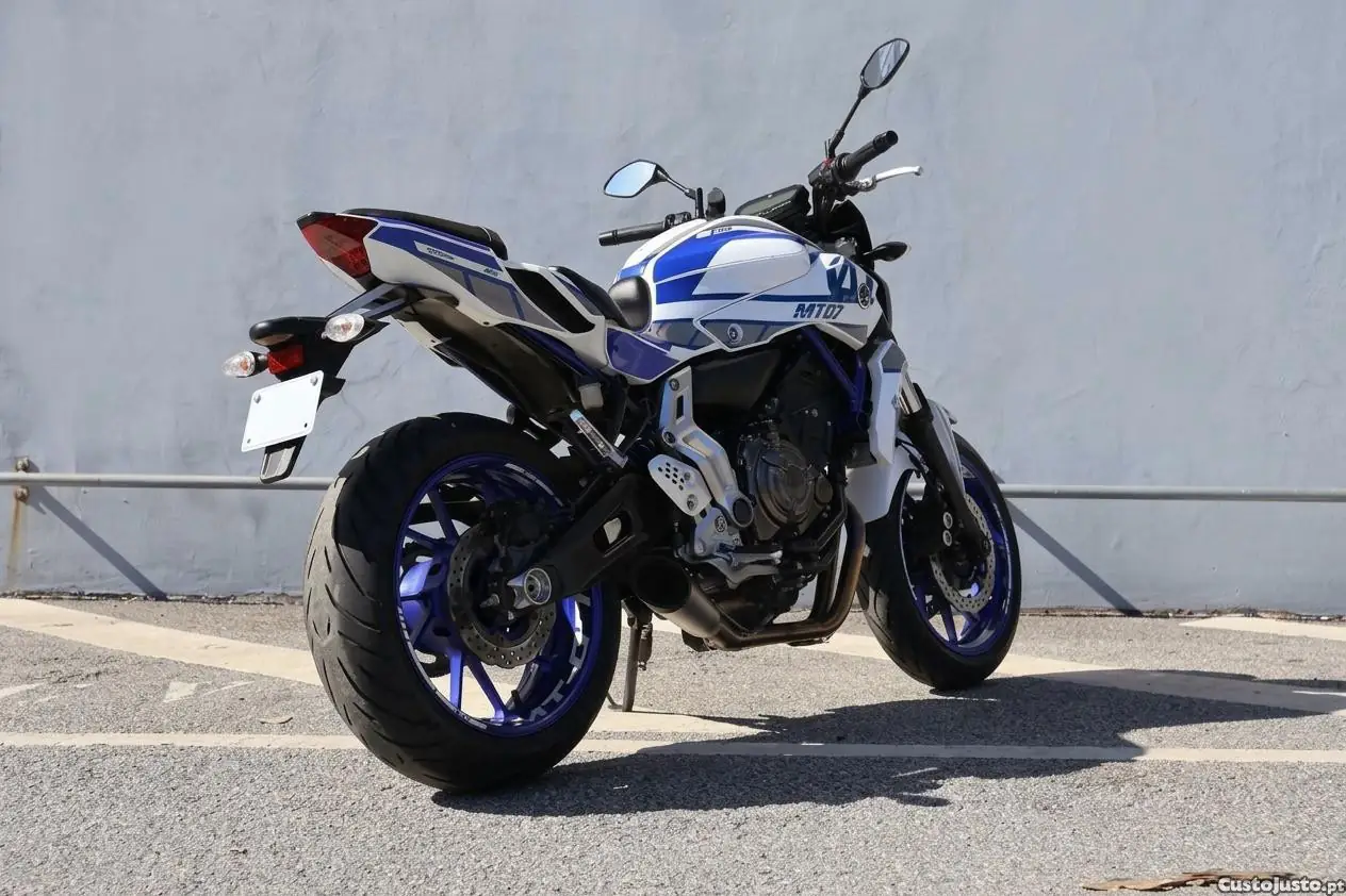 2827034985-yamaha-mt-07